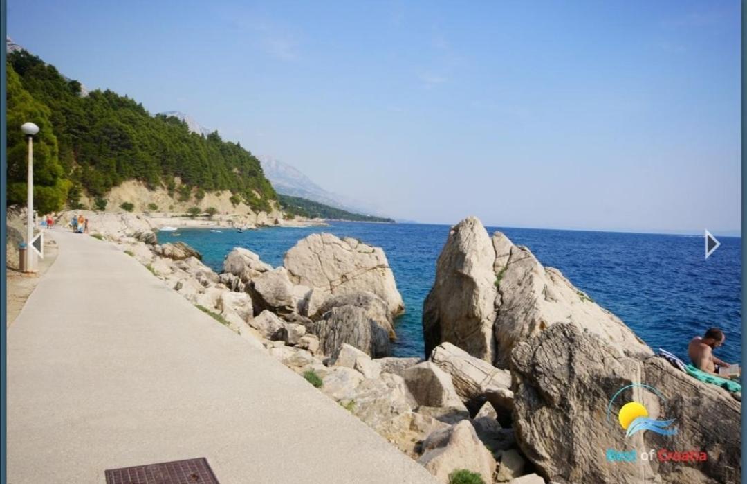 Apartmani Mares - 20 M From The Beach เบรลา ภายนอก รูปภาพ