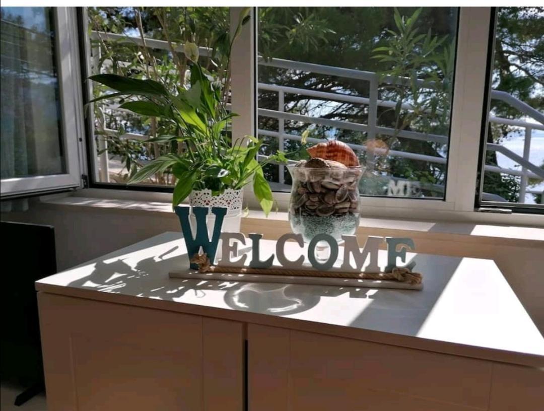 Apartmani Mares - 20 M From The Beach เบรลา ห้อง รูปภาพ