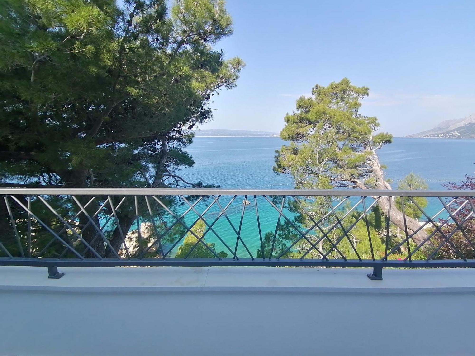 Apartmani Mares - 20 M From The Beach เบรลา ภายนอก รูปภาพ