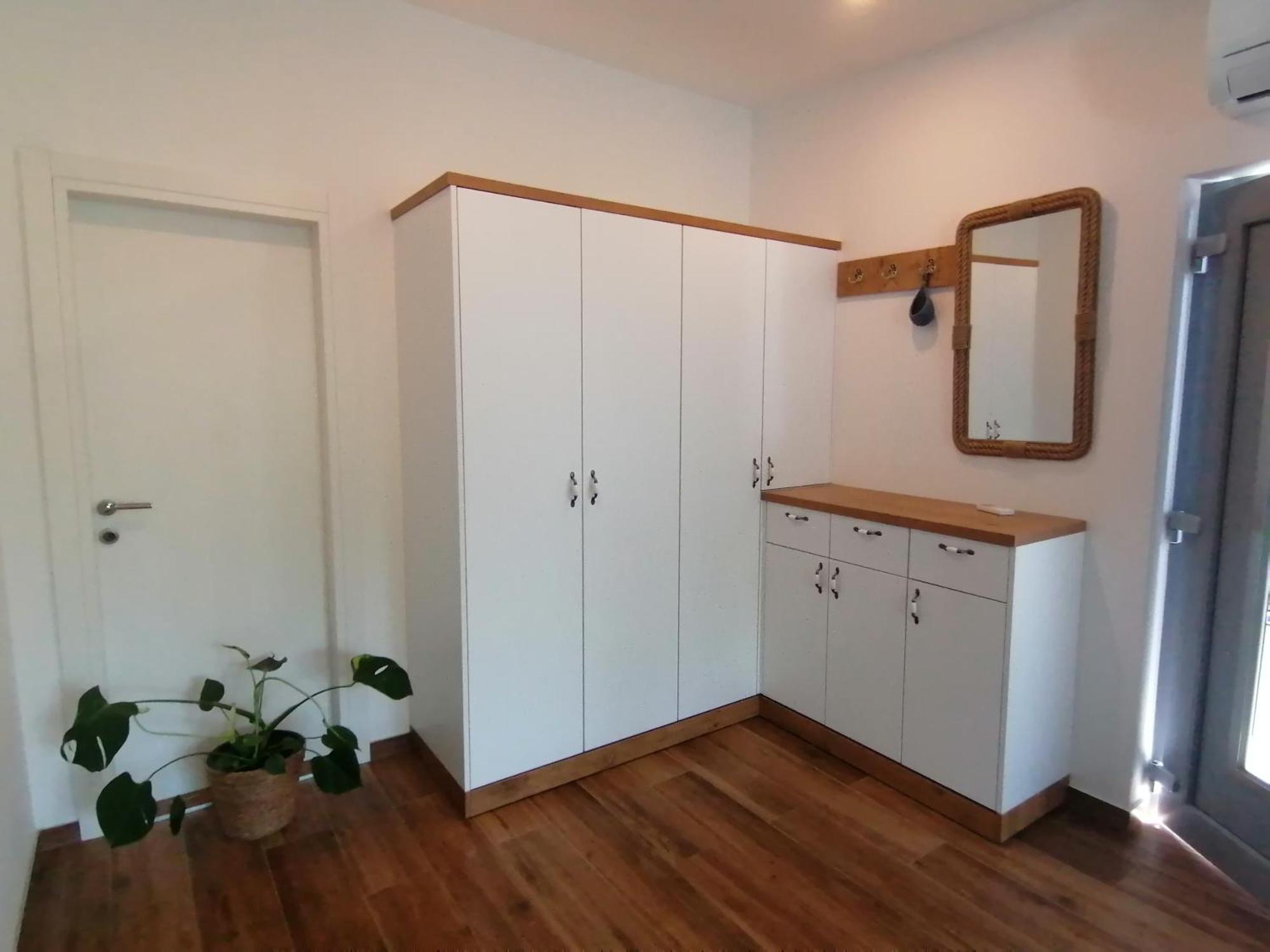 Apartmani Mares - 20 M From The Beach เบรลา ภายนอก รูปภาพ