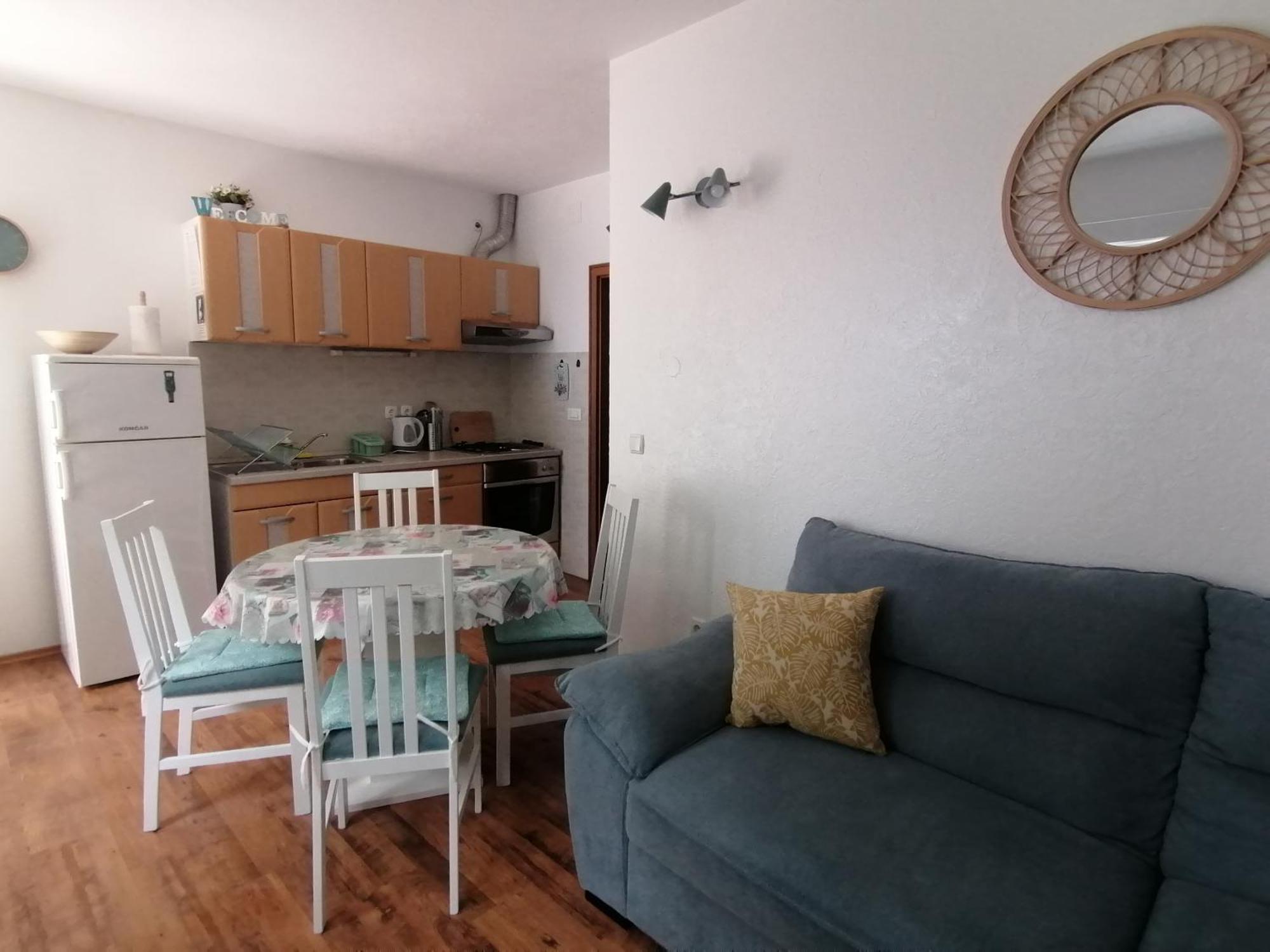 Apartmani Mares - 20 M From The Beach เบรลา ห้อง รูปภาพ