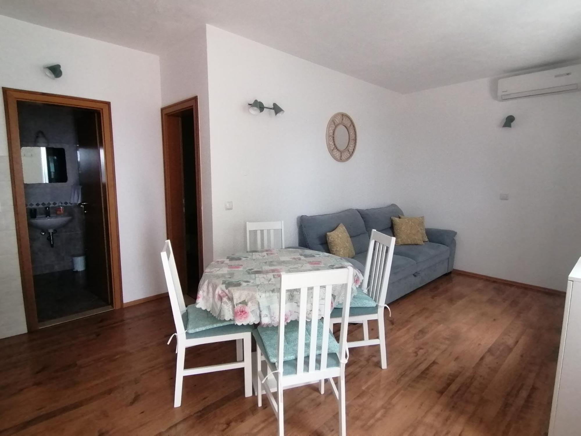 Apartmani Mares - 20 M From The Beach เบรลา ห้อง รูปภาพ
